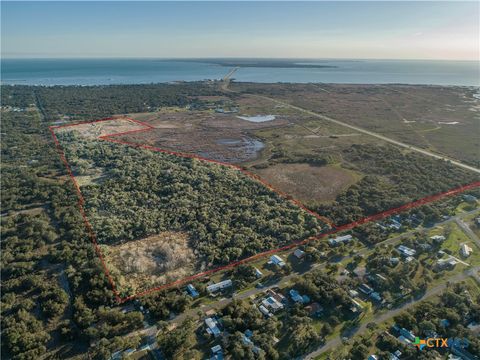 6498 Hwy 35 N Rockport TX 78382