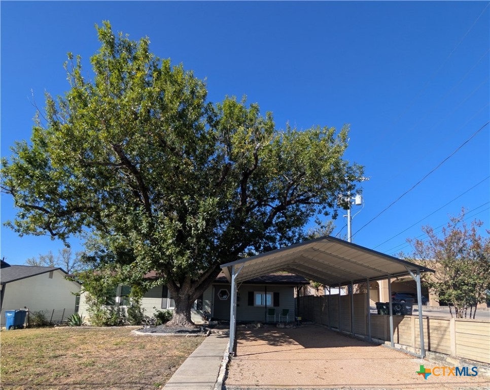 1236 S Academy Avenue