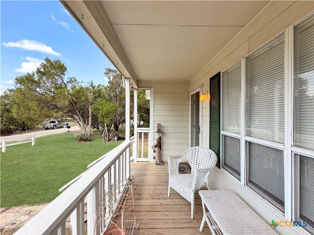 Photo of 462 Flatrock Drive, Canyon Lake, TX 78133 (MLS # 609709)