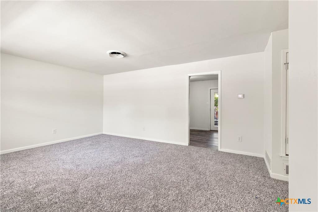 Photo of 1107 E Robertson Avenue, Copperas Cove, TX 76522 (MLS # 623102)
