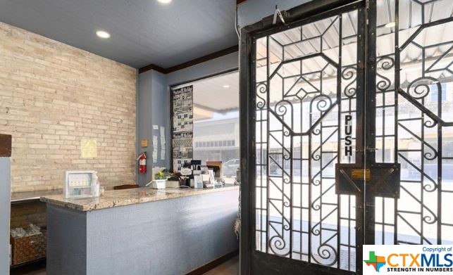 401 Lott Street