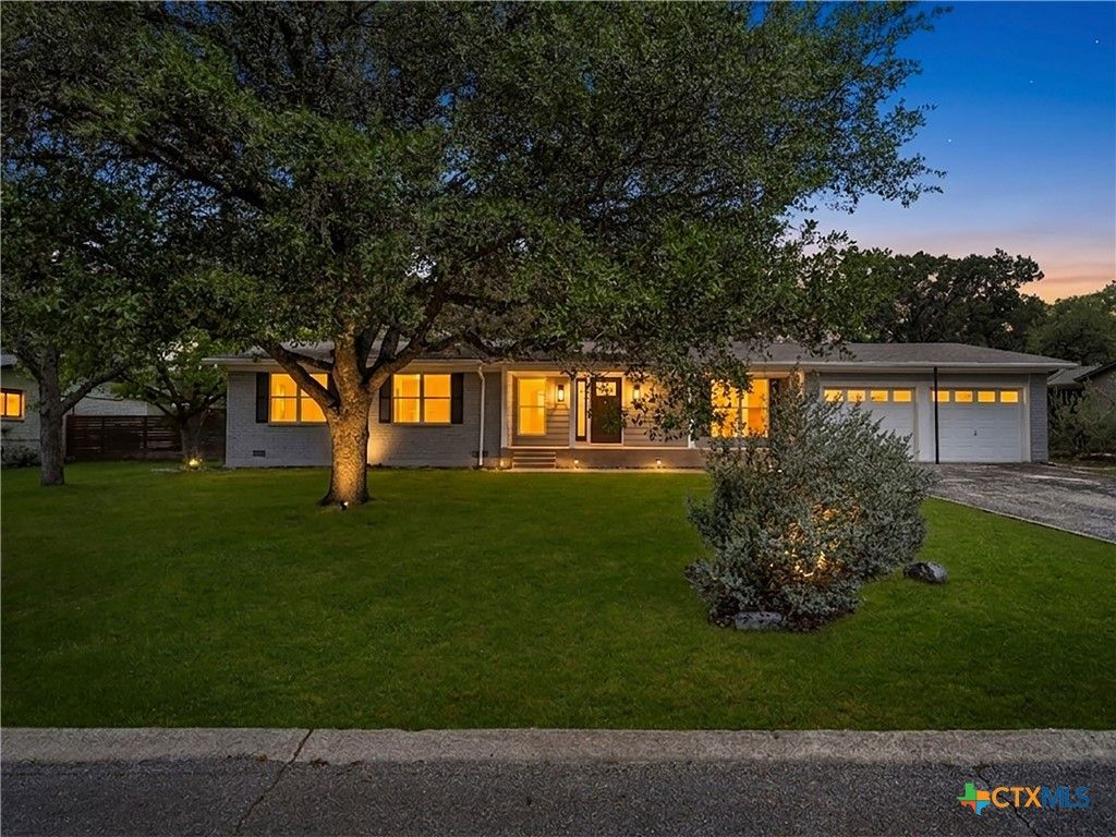 Photo of 91 Ohio Street, New Braunfels, TX 78130 (MLS # 610169)