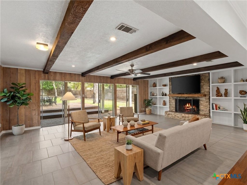 Photo of 91 Ohio Street, New Braunfels, TX 78130 (MLS # 610169)