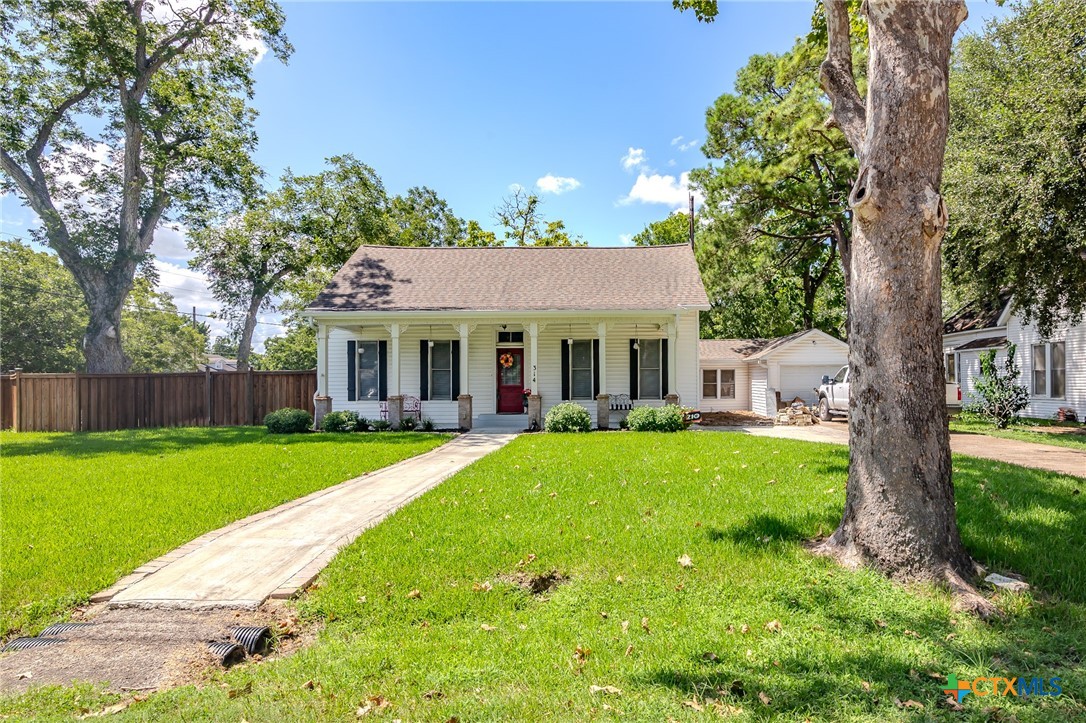 View Edna, TX 77957 house
