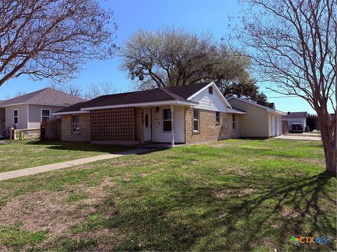 Photo of 3001 E Mistletoe Avenue, Victoria, TX 77901 (MLS # 605799)