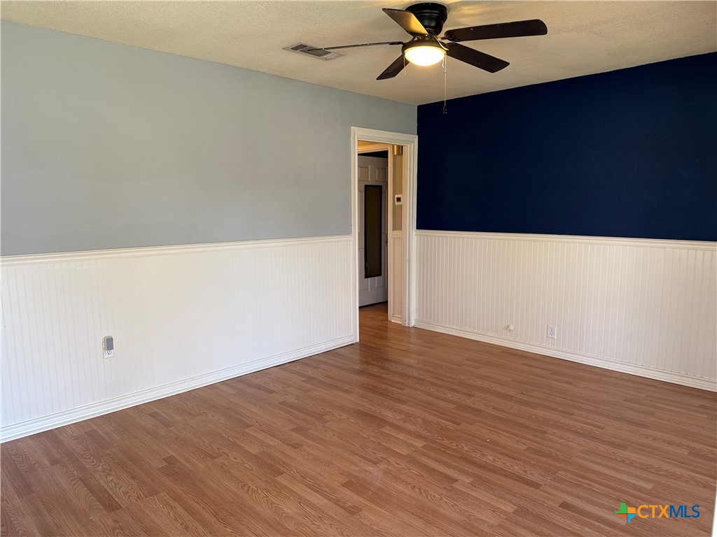 3001 E Mistletoe Avenue