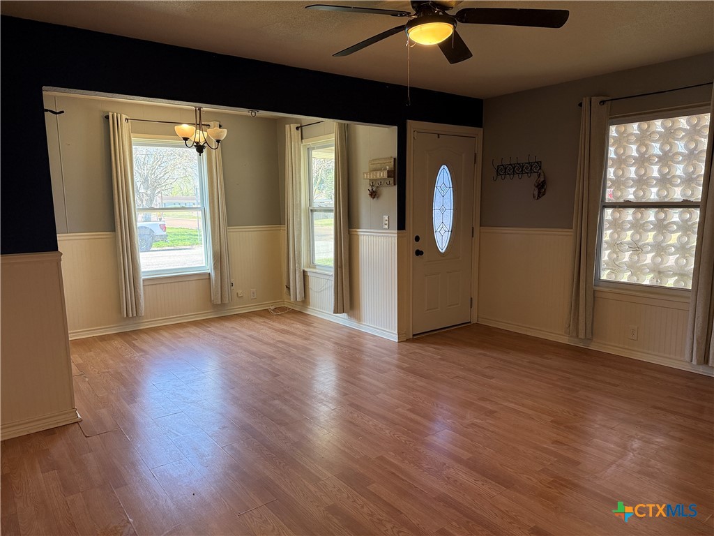 3001 E Mistletoe Avenue