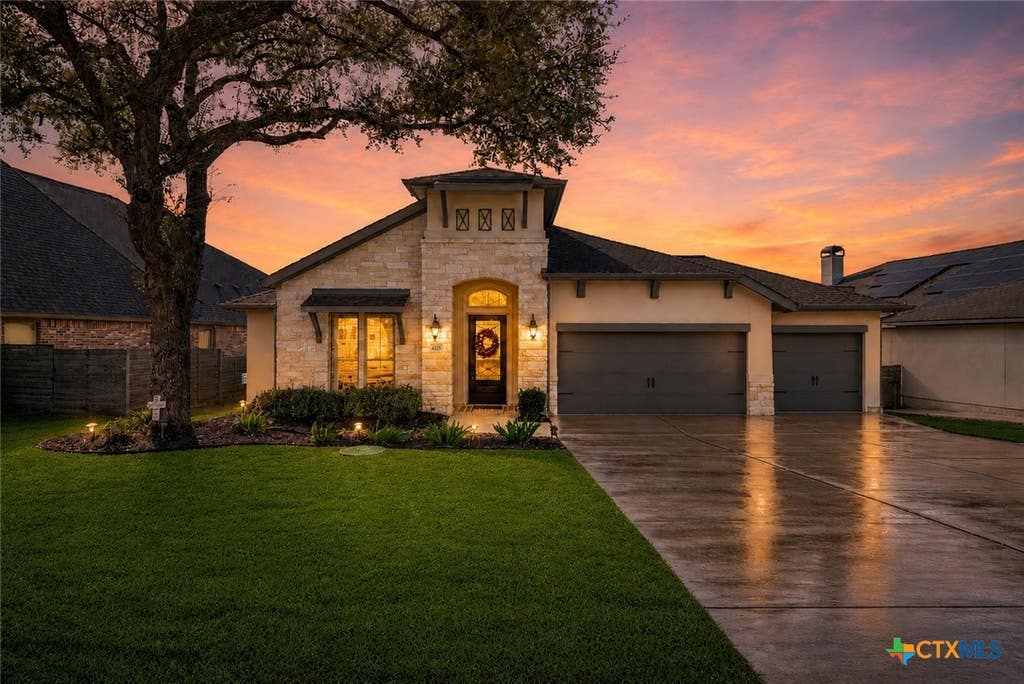 Photo of 633 Vale Court, New Braunfels, TX 78132 (MLS # 593075)