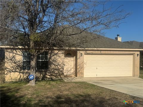 Photo of 1225 Hilltop Drive, San Marcos, TX 78666 (MLS # 605976)