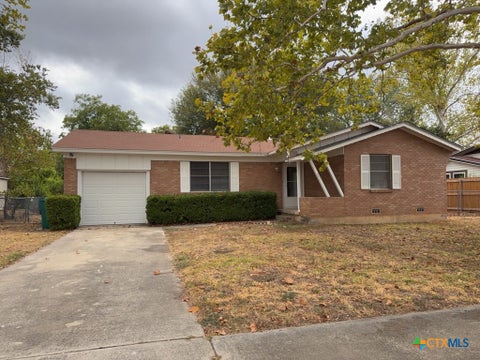 Photo of 303 Ridge Street, Copperas Cove, TX 76522 (MLS # 626685)