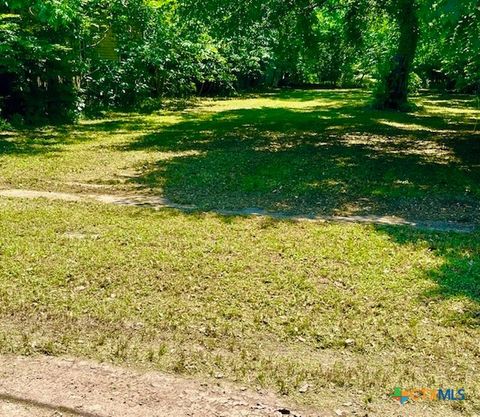 903 W Main Street Cameron TX 76520