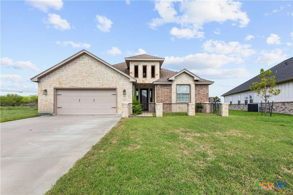 Photo of 512 Windy Way Drive, Victoria, TX 77904 (MLS # 627921)