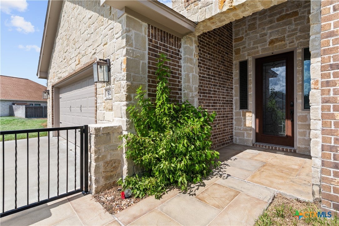 512 Windy Way Drive