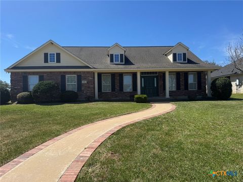 105 Laurel Oak Circle Cuero TX 77954