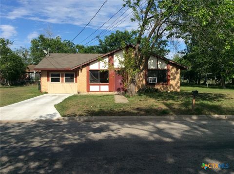 Photo of 606 Woodworth Street, Cuero, TX 77954 (MLS # 610781)