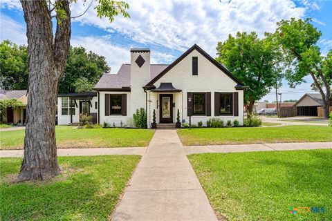 Photo of 1501 N 5th Street, Temple, TX 76501 (MLS # 618262)