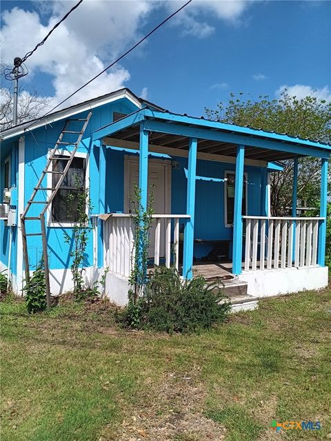 Photo of 1108 NE Water Street, Victoria, TX 77901 (MLS # 614317)
