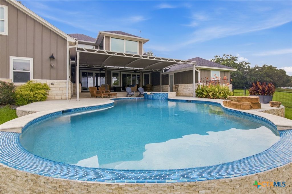 Photo of 944 West Lake Trail, Victoria, TX 77905 (MLS # 616644)