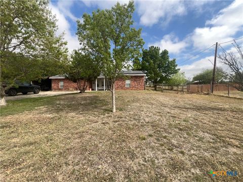 Photo of 624 Crest Circle Drive, San Marcos, TX 78666 (MLS # 609215)