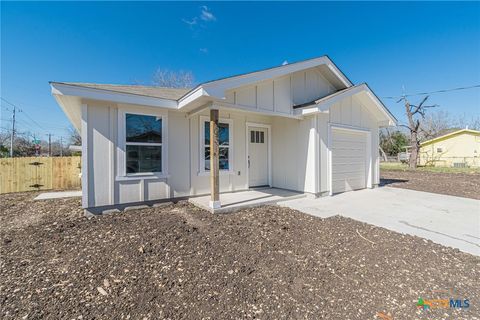 Photo of 403 Bauer Street, Seguin, TX 78155 (MLS # 603122)