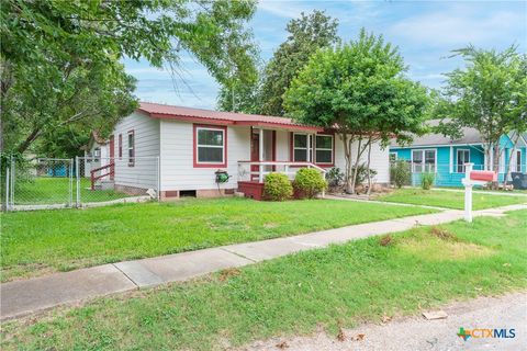 A home in Luling