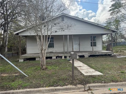 Photo of 507 King Street, Cuero, TX 77954 (MLS # 600600)