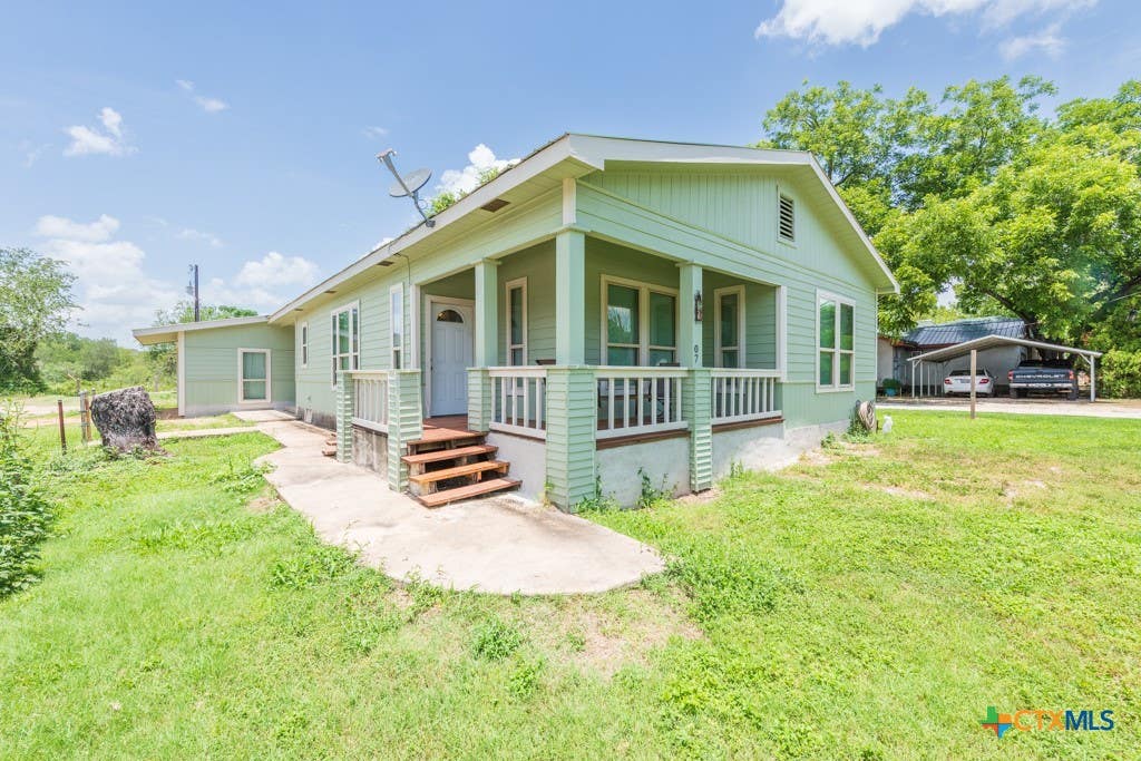 Photo of 7 River Street, Prairie Lea, TX 78661 (MLS # 617174)