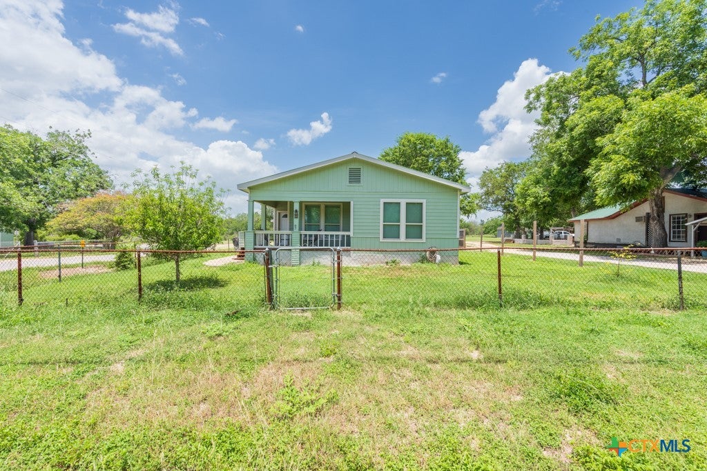 Photo of 7 River Street, Prairie Lea, TX 78661 (MLS # 617174)