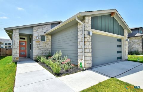 Photo of 121 Fairfax Avenue, San Marcos, TX 78666 (MLS # 610183)