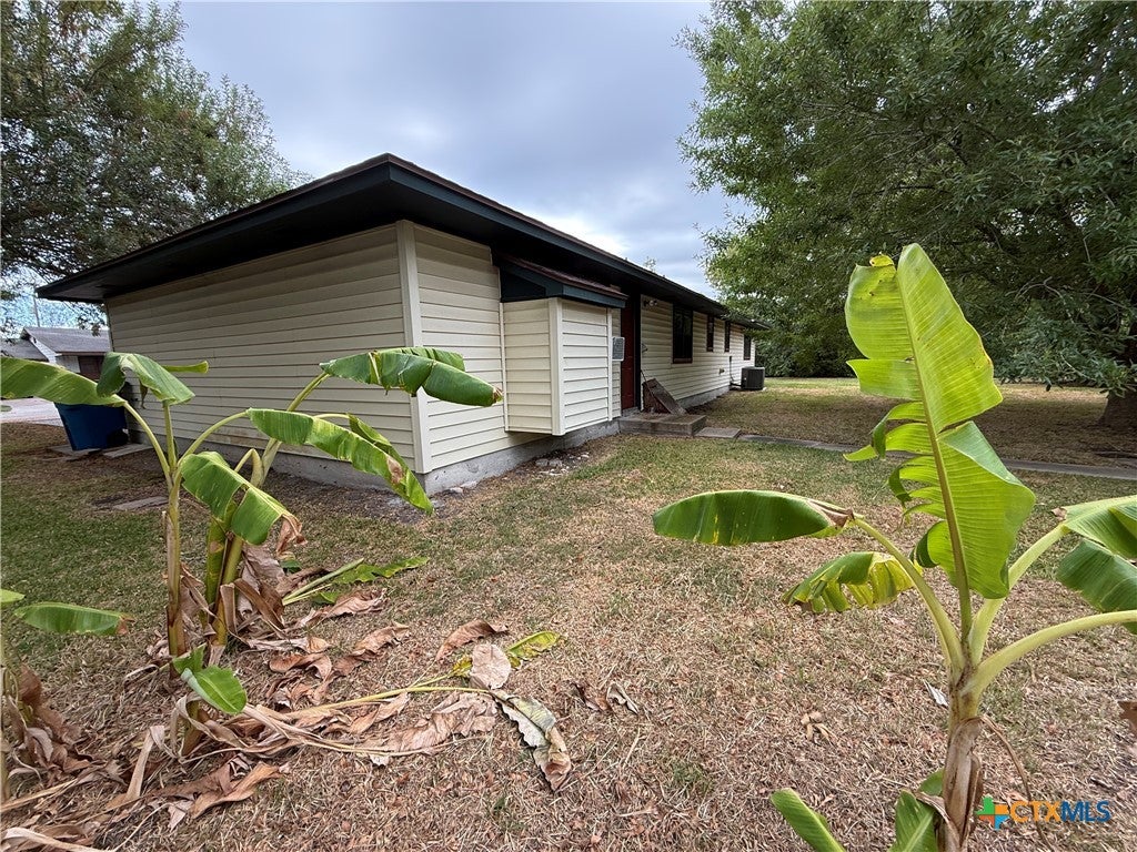 Photo of 1011 N Ann Street, Port Lavaca, TX 77979 (MLS # 627038)