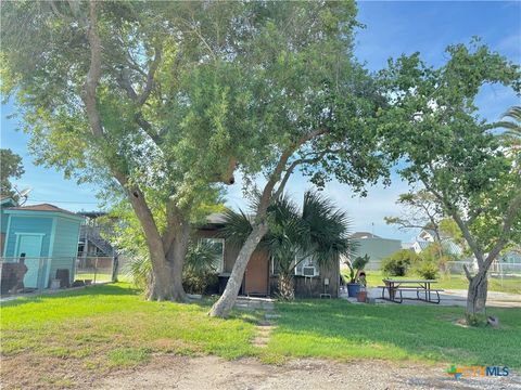 103 E Jefferson Avenue Port O'Connor TX 77982