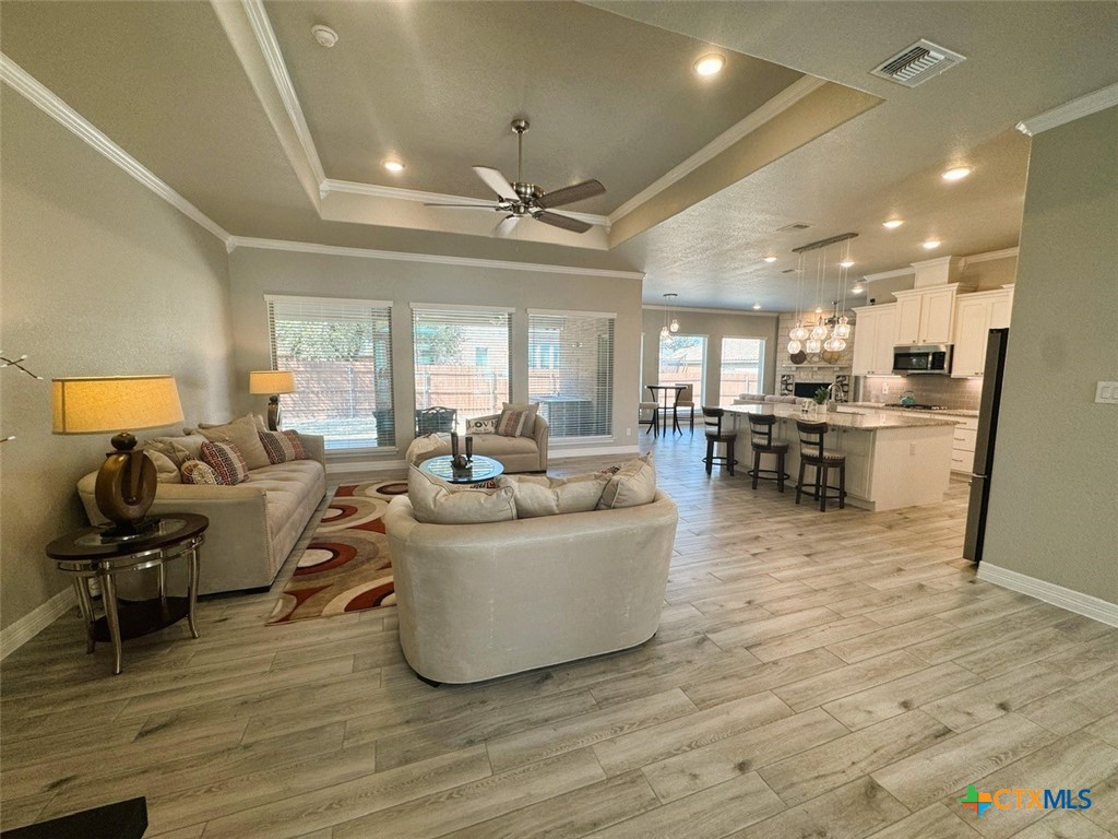 4090 Turning Leaf Drive