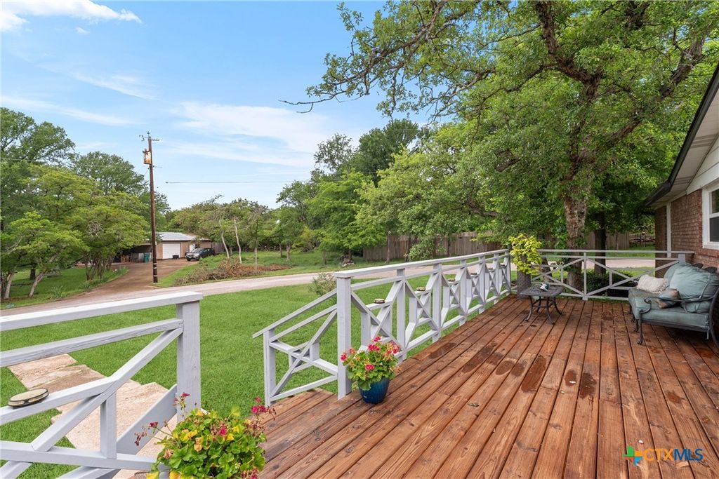 Photo of 51 Cliffside Circle, Belton, TX 76513 (MLS # 610524)