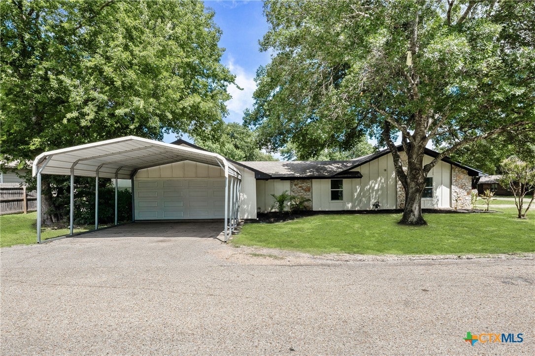 702 E Sandy Lane