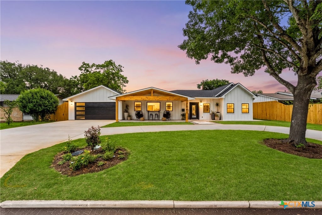 Photo of 706 Kenilworth Boulevard, San Antonio, TX 78209 (MLS # 616287)