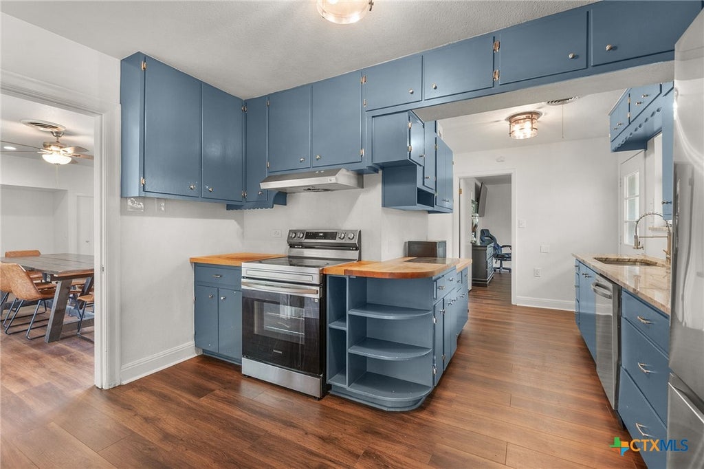 Photo of 102 Elmo Street, Florence, TX 76527 (MLS # 617223)