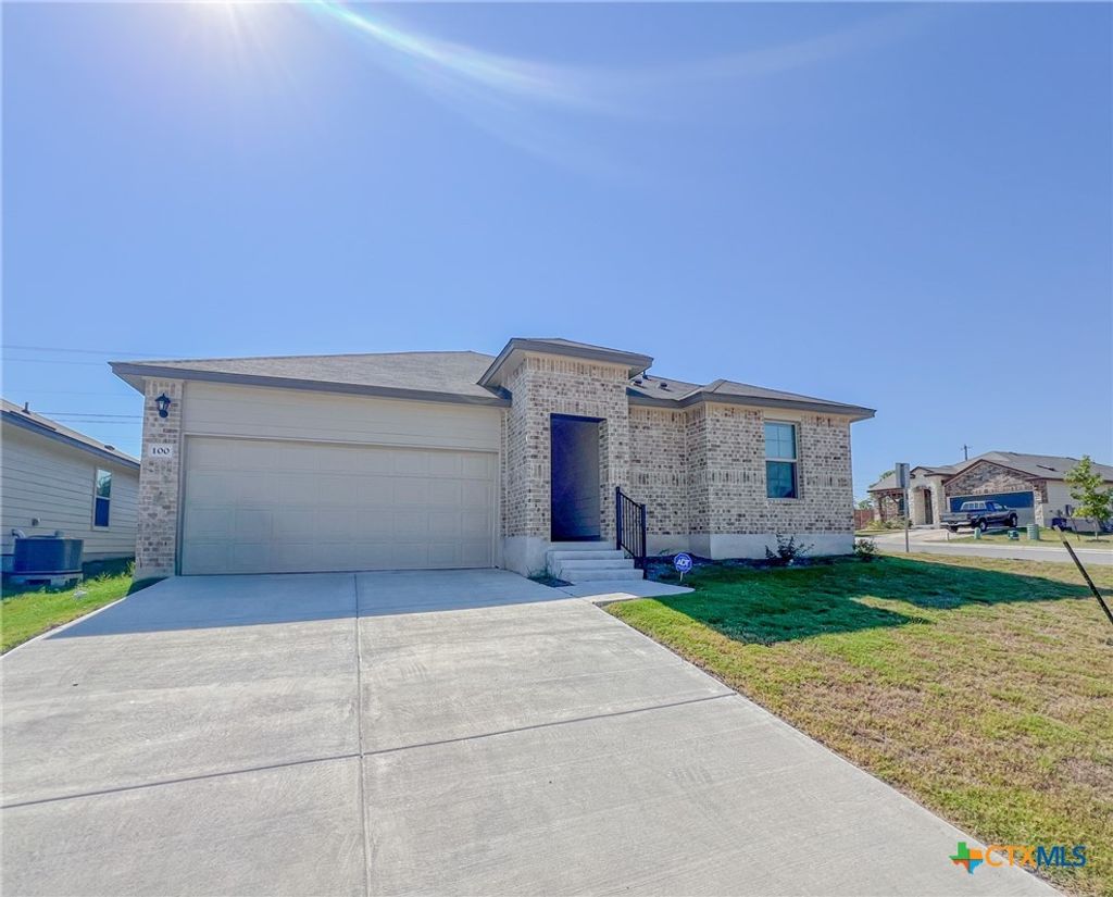 Photo of 100 Taggart Trail, Jarrell, TX 76537 (MLS # 610884)
