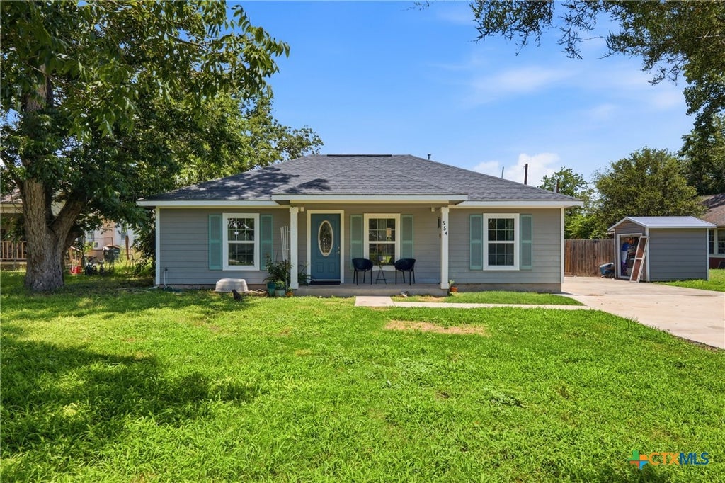 Photo of 554 West Austin Street ST, Luling, TX 78648 (MLS # 617454)