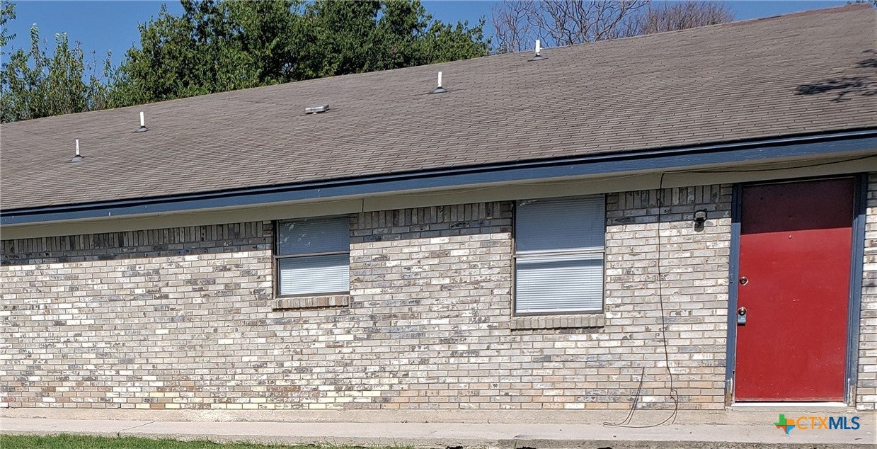 Photo 1 of 5 — 205 W Washington Avenue A, Copperas Cove, TX 76522
