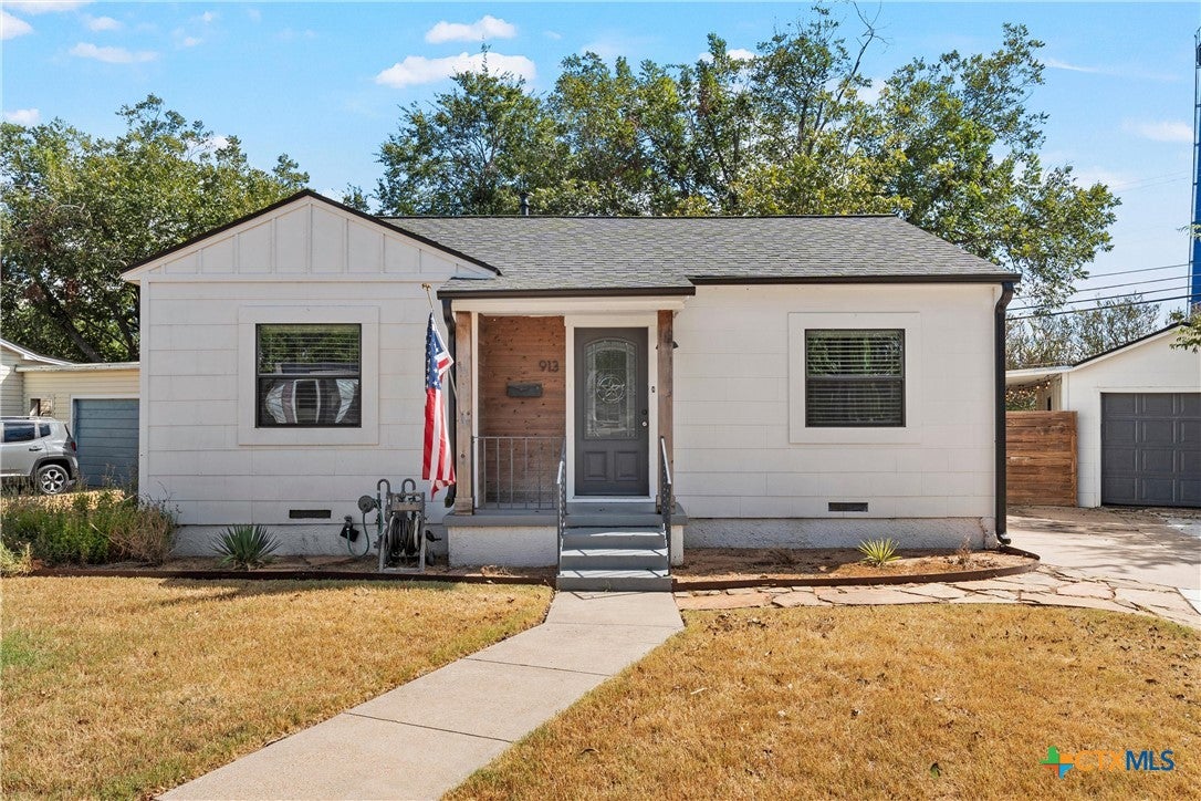 913 Alamo Court
