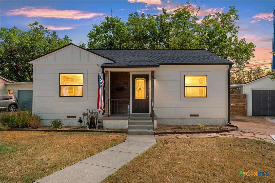 913 Alamo Court