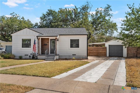 Photo of 913 Alamo Court, Temple, TX 76501 (MLS # 624727)