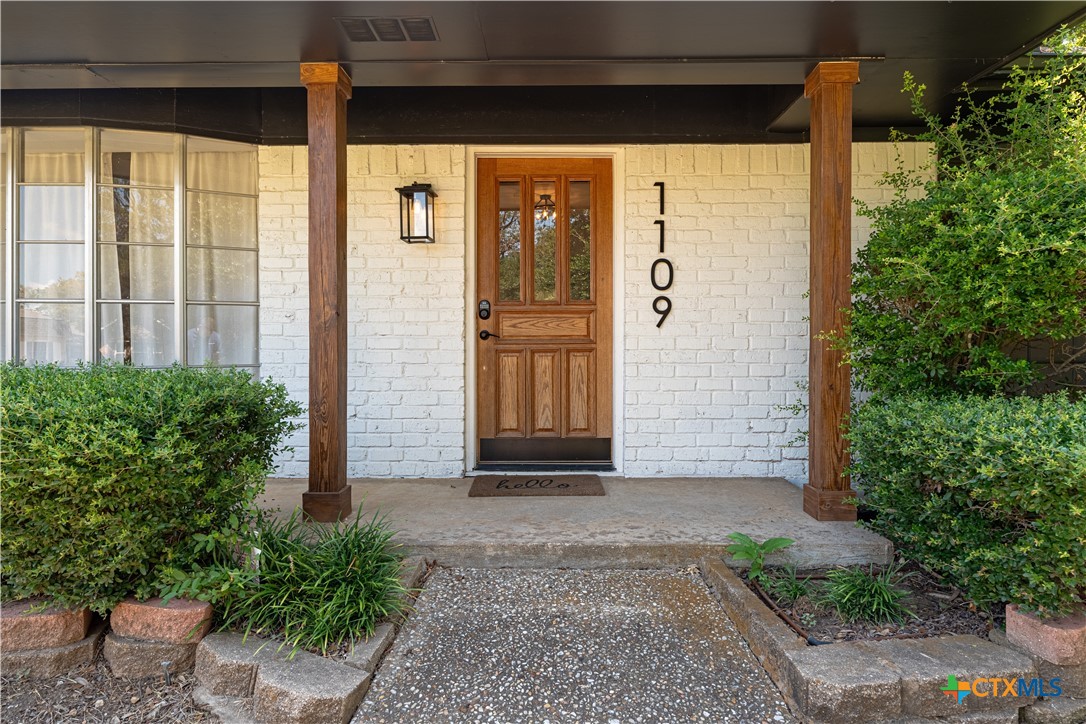 1109 Knotty Oaks Drive