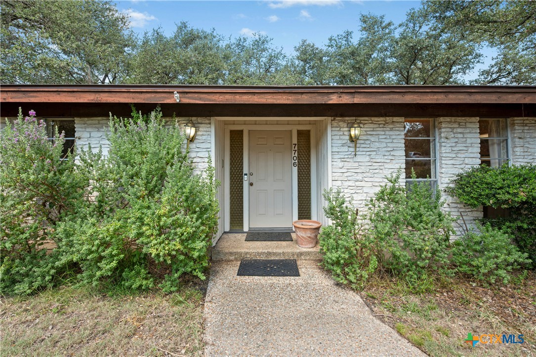 7706 West Rim Drive