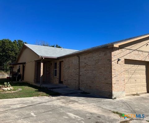 Photo of 1302 N Bishop St, San Marcos, TX 78666 (MLS # 593415)
