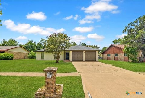 Photo of 1404 Farhills Drive, Killeen, TX 76549 (MLS # 617345)