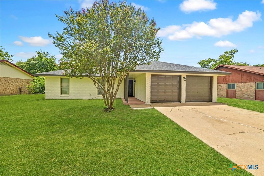 Photo of 1404 Farhills Drive, Killeen, TX 76549 (MLS # 617345)