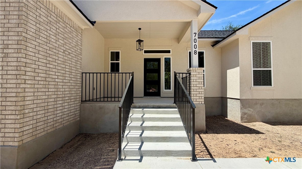 7008 Circle Oak Drive