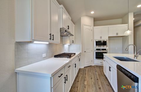 1668 Seekat Drive New Braunfels TX 78132