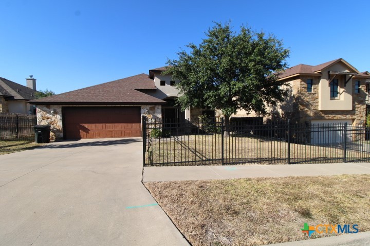 5405 Fiesta Oak Drive